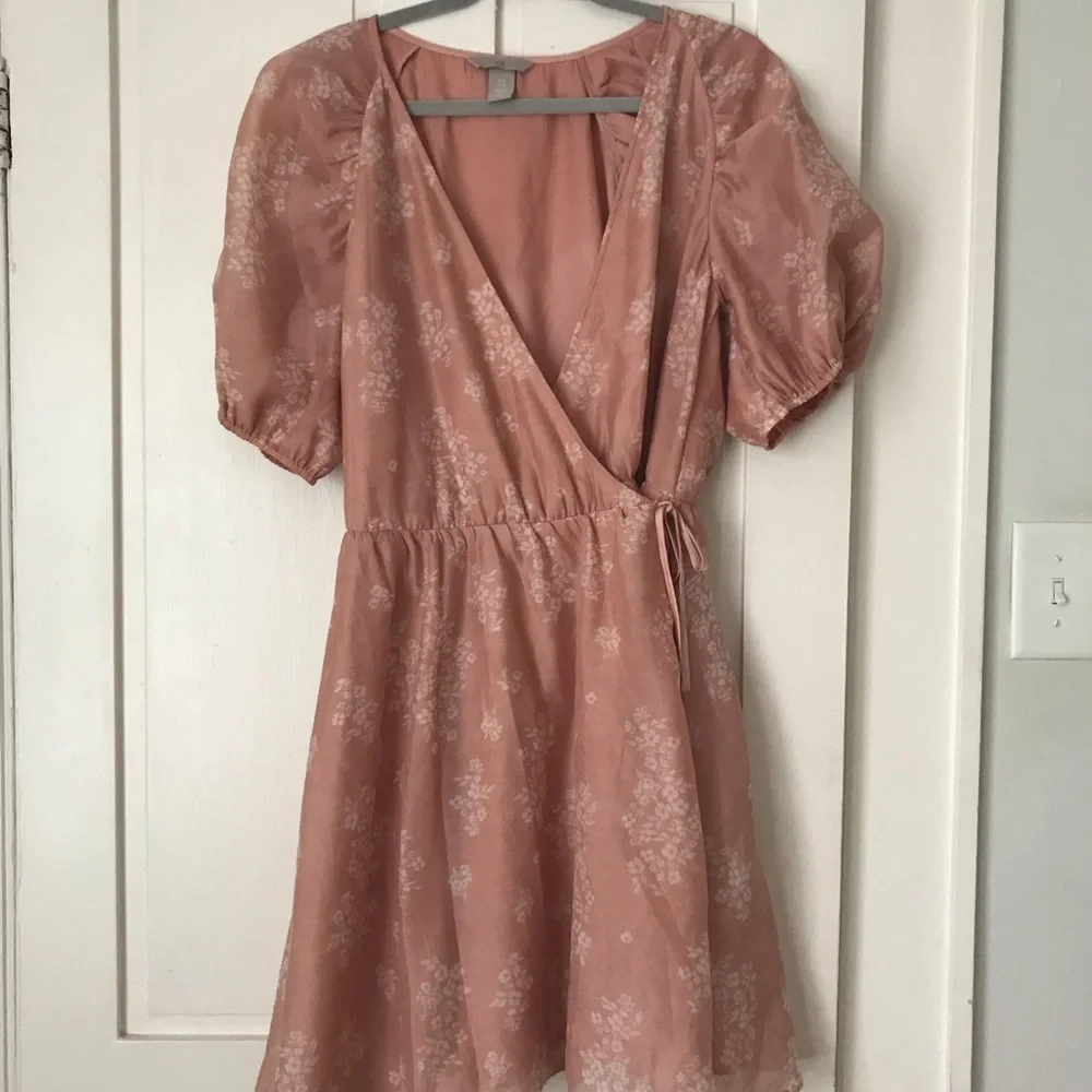 H&M Pink Floral Puff Sleeve Wrap Tie Front Dress Size Medium - Picture 1 of 6